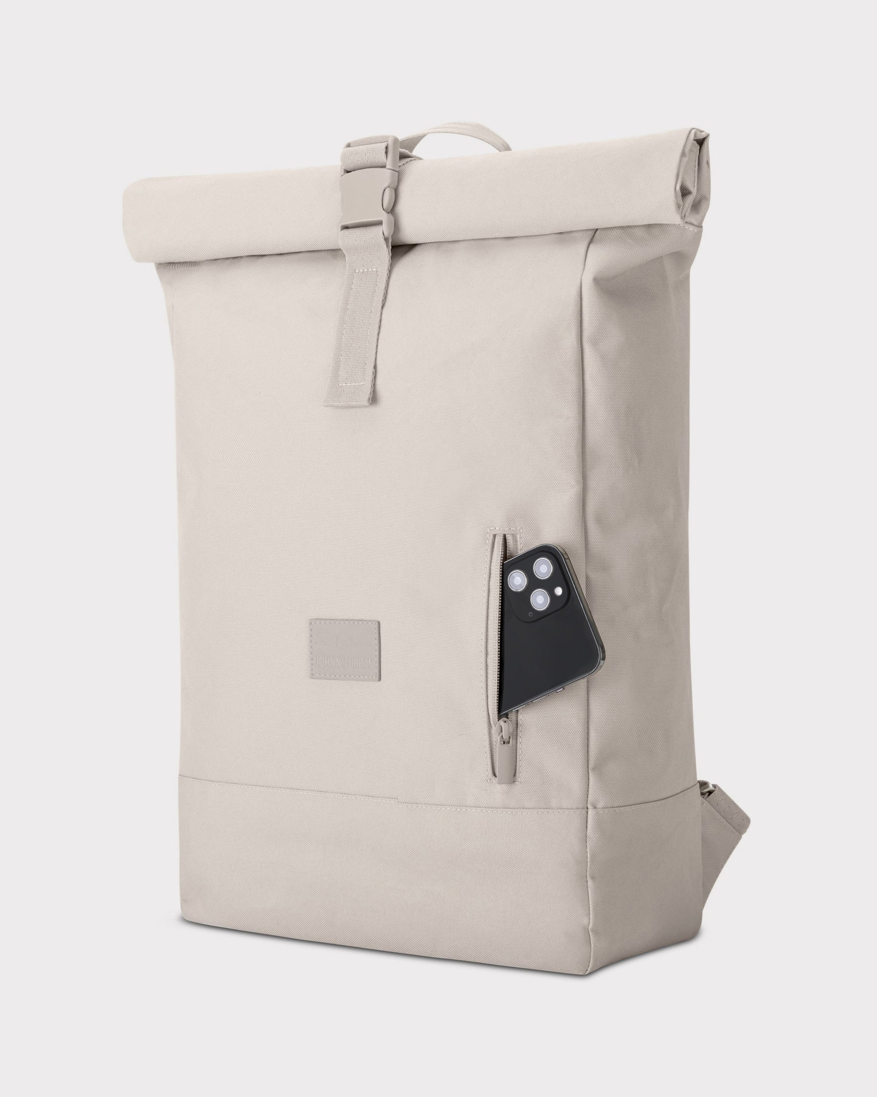 Sandfarbener Rolltop-Rucksack 'Robin Large' mit seitlicher Reißverschlusstasche und Smartphone