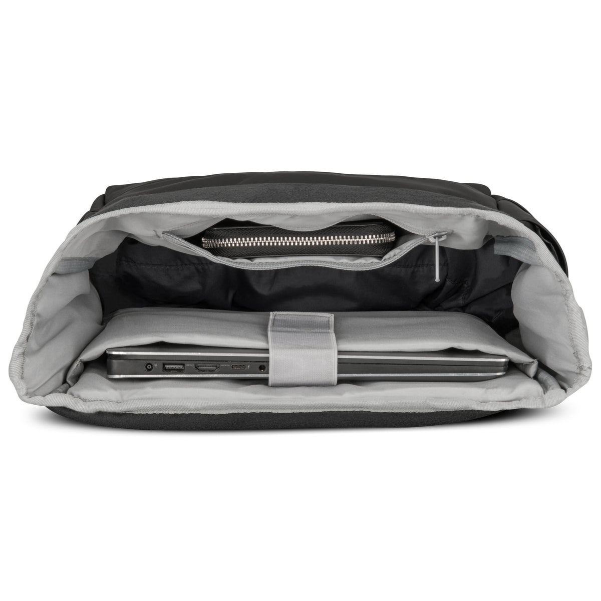Rolltop Rucksack "Harvey Medium" schwarz mit gepolstertem Laptopfach und Reißverschlusstasche innen