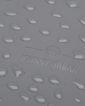 Wasserabweisendes Material mit geprägtem Johnny Urban Logo und Wassertropfen darauf