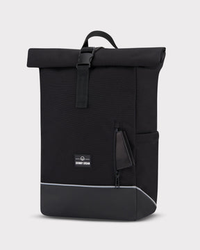 Schwarzer Rolltop Fahrradrucksack 'Robin Medium' von Johnny Urban mit reflektierendem Streifen