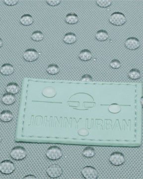 Mintfarbener Stoff des Rolltop Rucksacks 'Robin Small' mit wasserabweisender Beschichtung und Johnny Urban Logo