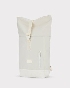Weißer Rolltop-Rucksack Robin Small von Johnny Urban mit Frontreißverschlusstasche
