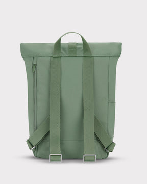 Grüner Rolltop Rucksack 'Robin Small' von Johnny Urban mit gepolsterten Schultergurten und seitlicher Reißverschlusstasche