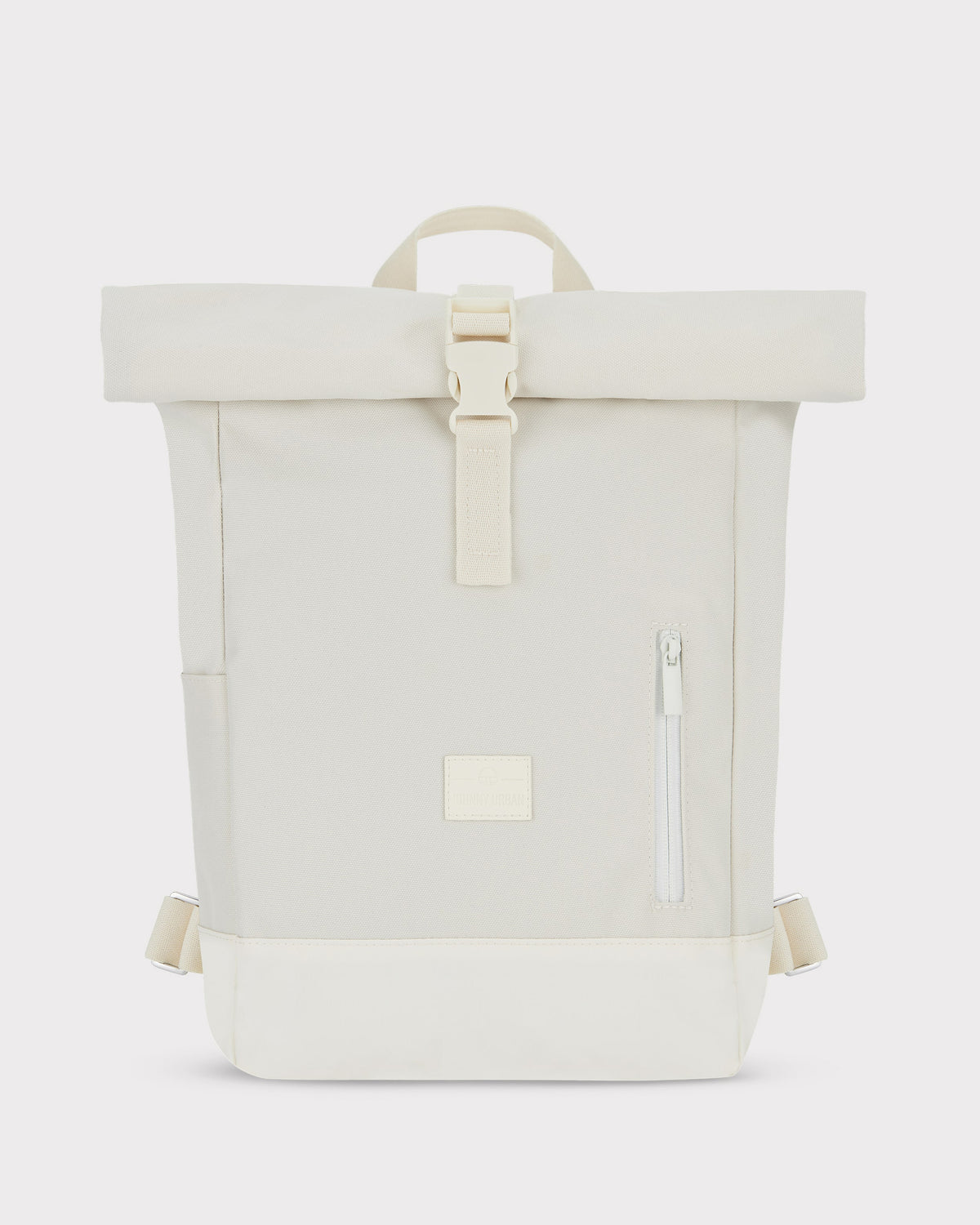 Weißer Rolltop-Rucksack 'Robin Small' von Johnny Urban mit seitlichem Reißverschluss und Schnalle vorne