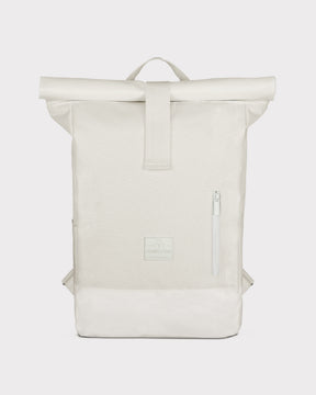 Weißer Rolltop-Rucksack 'Robin Medium' von Johnny Urban mit Frontreißverschlusstasche