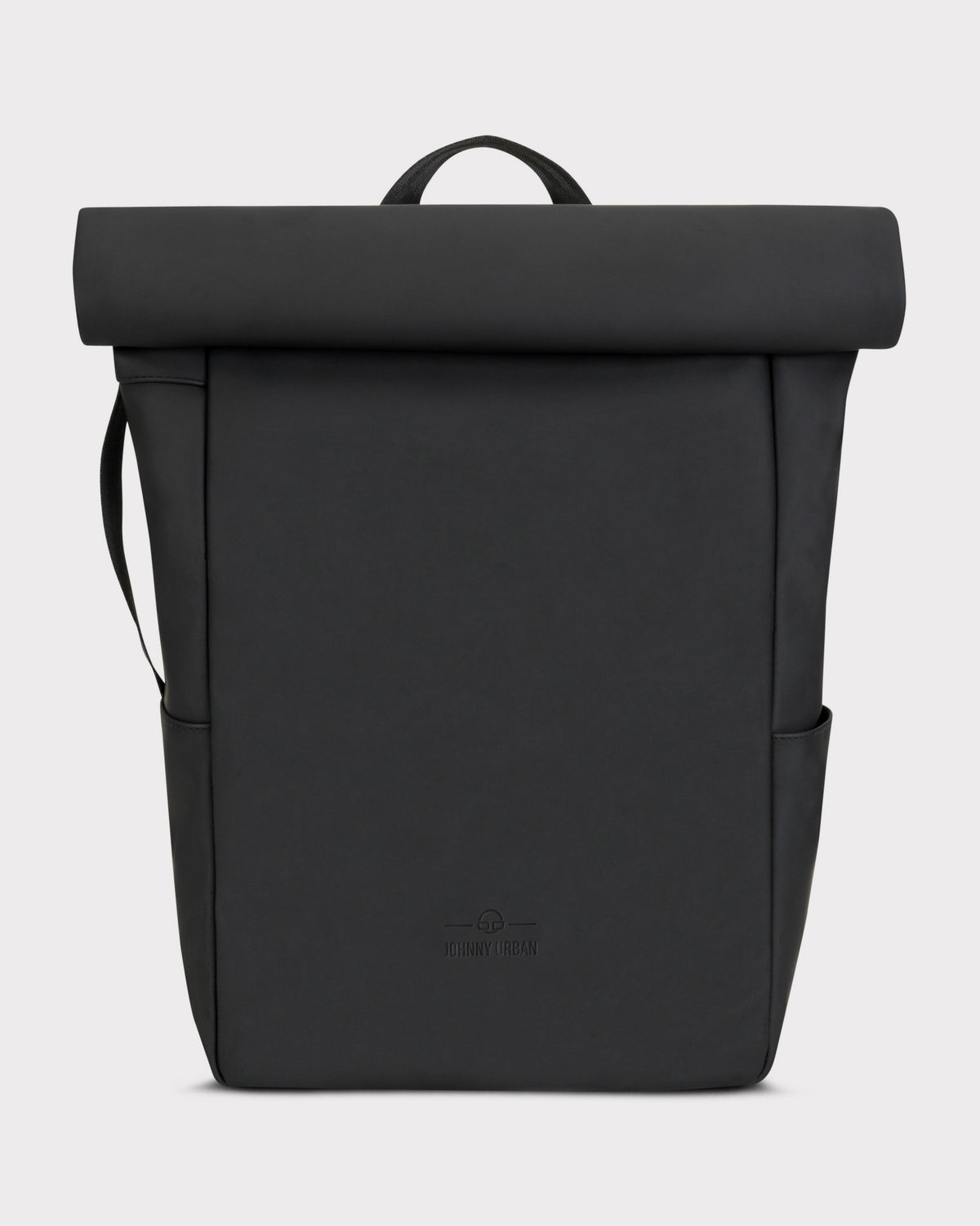 Schwarzer Rolltop-Rucksack 'Henry' von Johnny Urban mit schlichtem Design und seitlichen Taschen