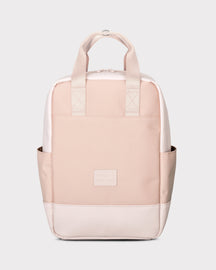 Kleiner rosa Rucksack 'Jona Small' mit zwei kurzen Tragegriffen und seitlichen Taschen