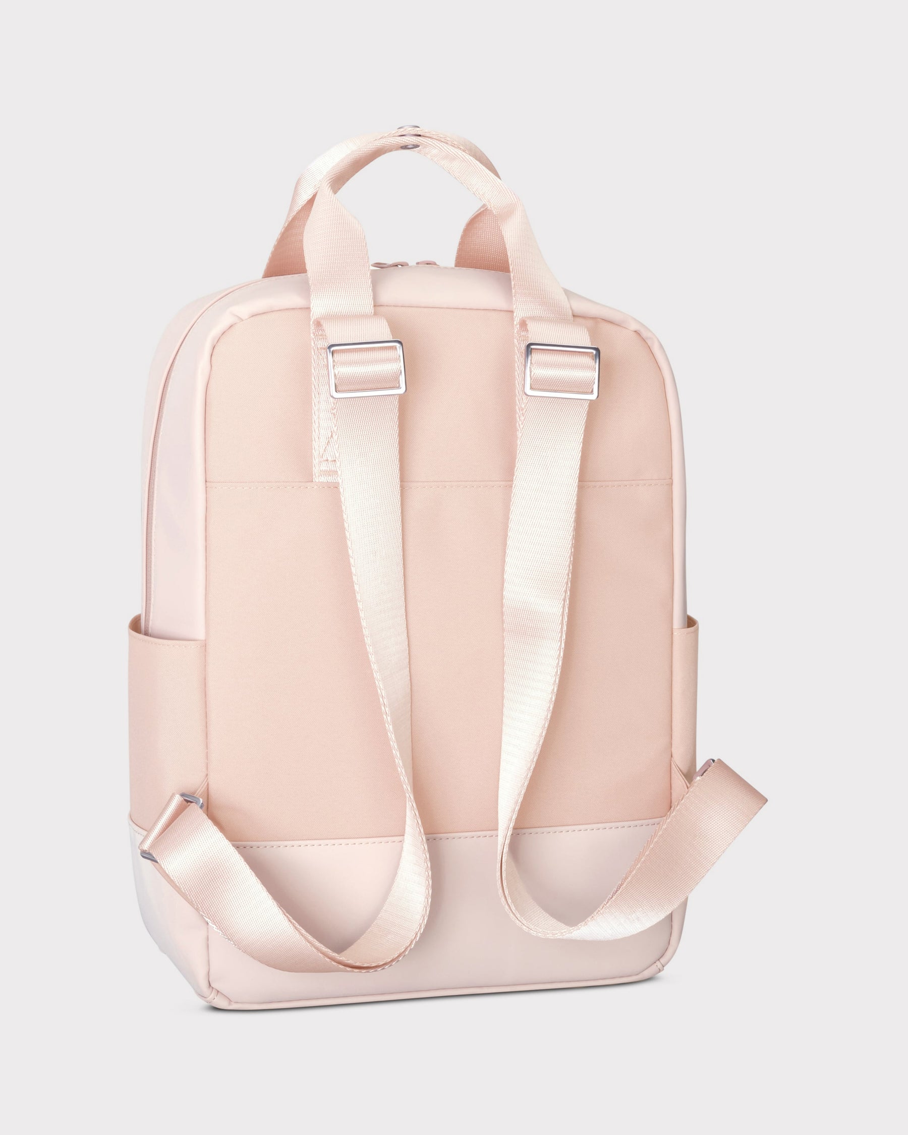 Rucksack 'Jona Medium' in zartem Rosa mit verstellbaren Trägern und seitlichen Taschen