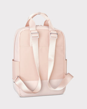 Rucksack 'Jona Medium' in zartem Rosa mit verstellbaren Trägern und seitlichen Taschen