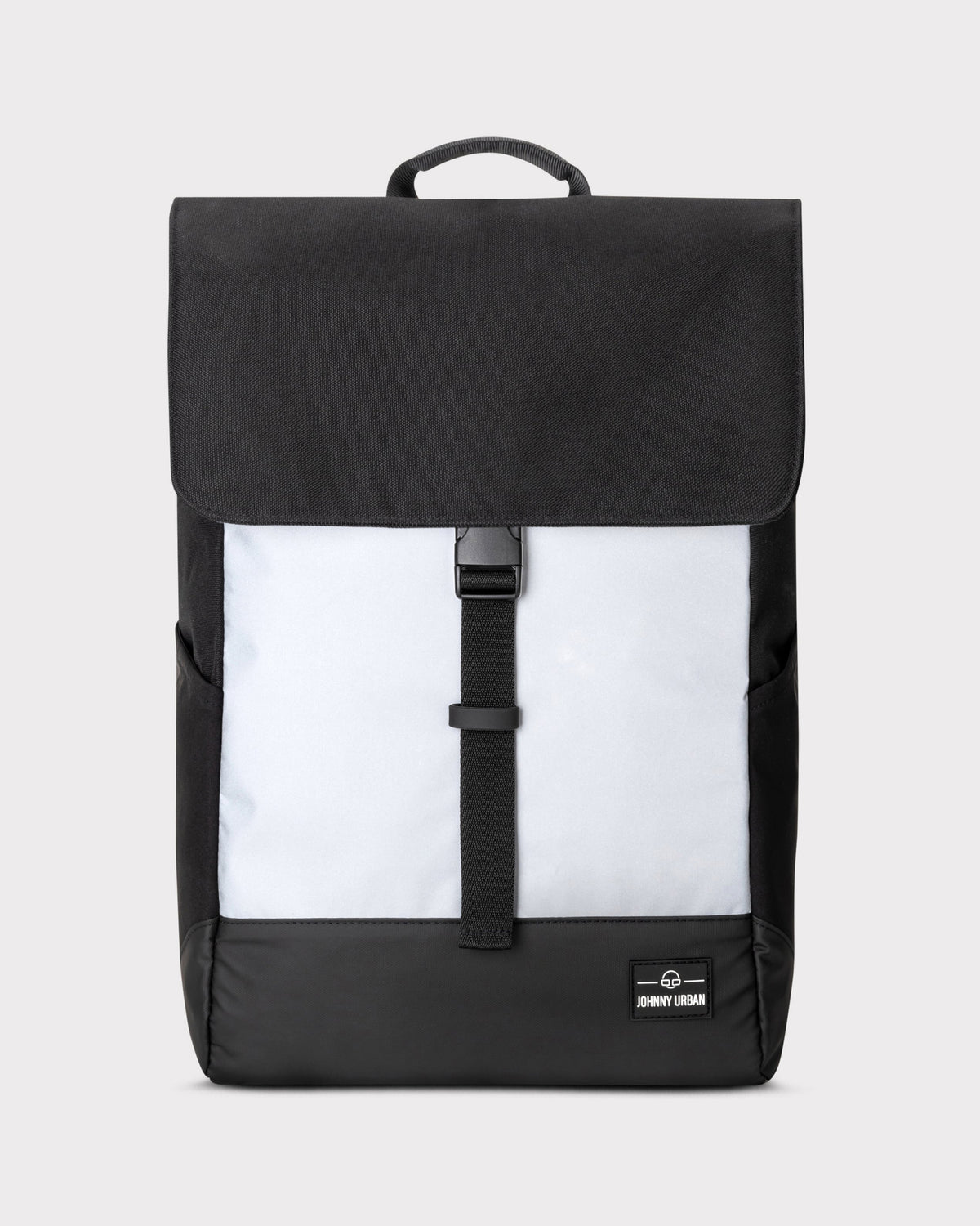Rucksack 'Mika' von Johnny Urban in Schwarz und Weiß mit Klappe und Schnallenverschluss