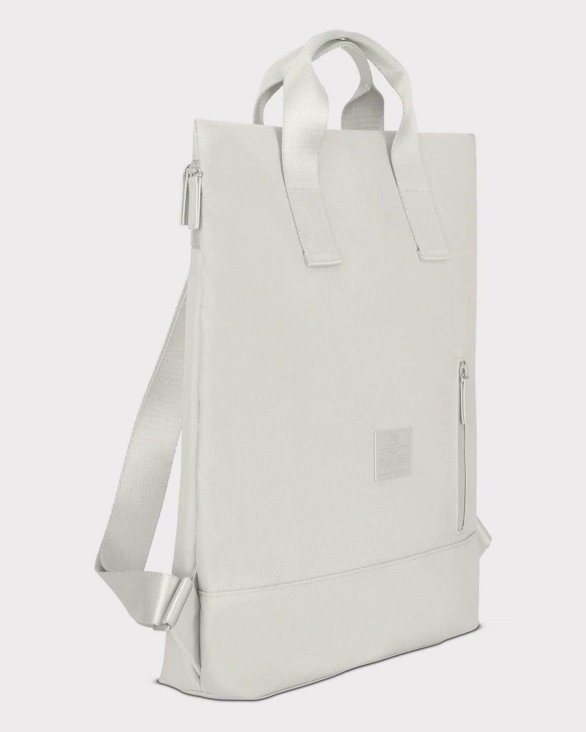 Beigefarbener Rucksack 'Ivy' von Johnny Urban mit zwei Henkeln und Frontreißverschlussfach
