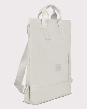 Beigefarbener Rucksack 'Ivy' von Johnny Urban mit zwei Henkeln und Frontreißverschlussfach
