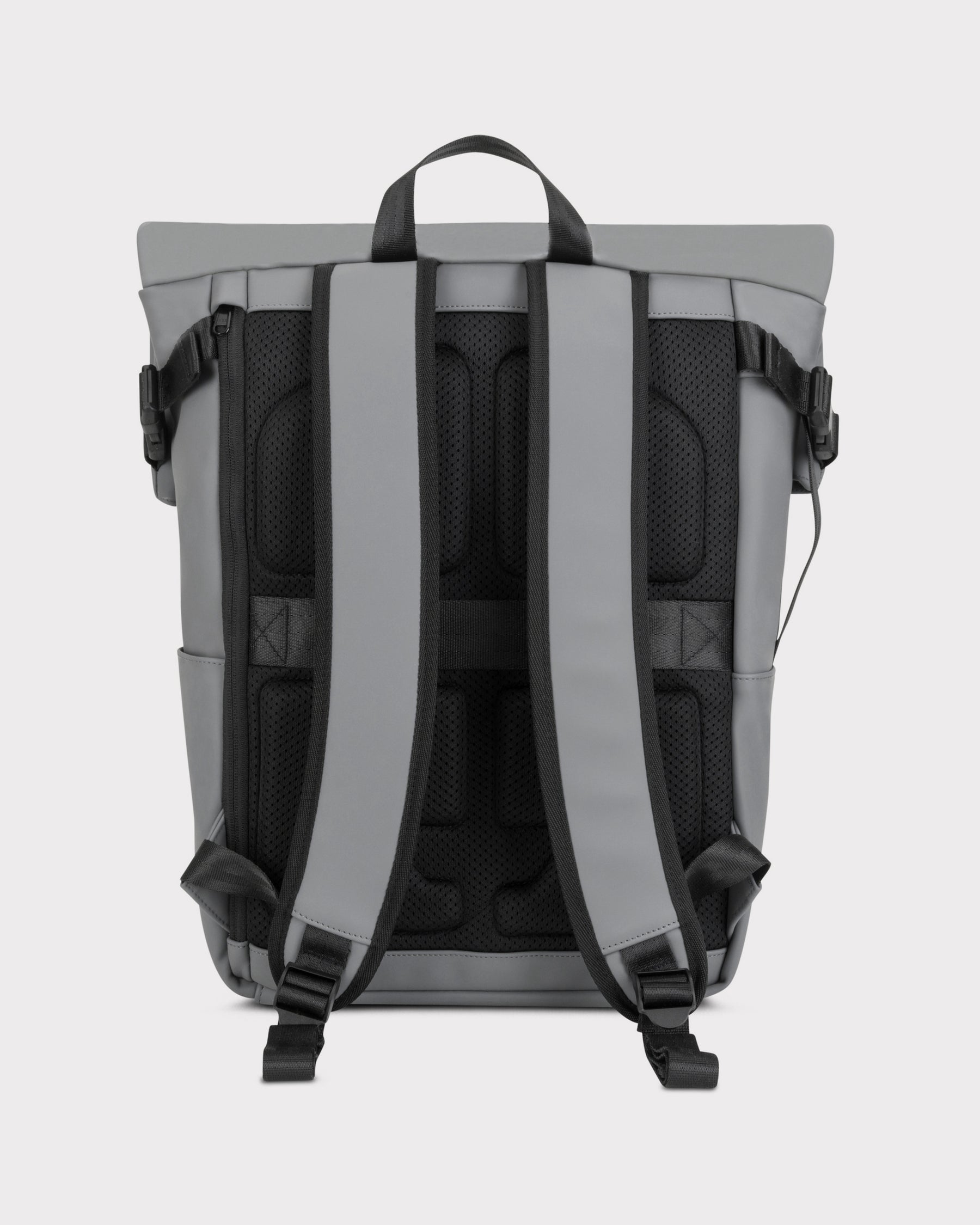 Rückansicht des Rolltop-Rucksacks 'Henry' in Grau mit gepolsterten, verstellbaren Schultergurten und Netzrückenbereich
