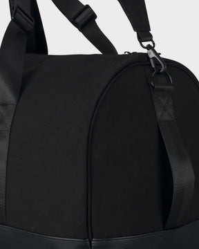 Schwarze Weekender-Tasche 'Paul' von Johnny Urban aus robustem Material mit verstellbarem Schultergurt